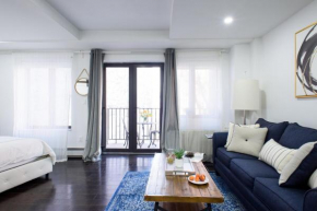 809-4B Studio Balcony W&D Prime location